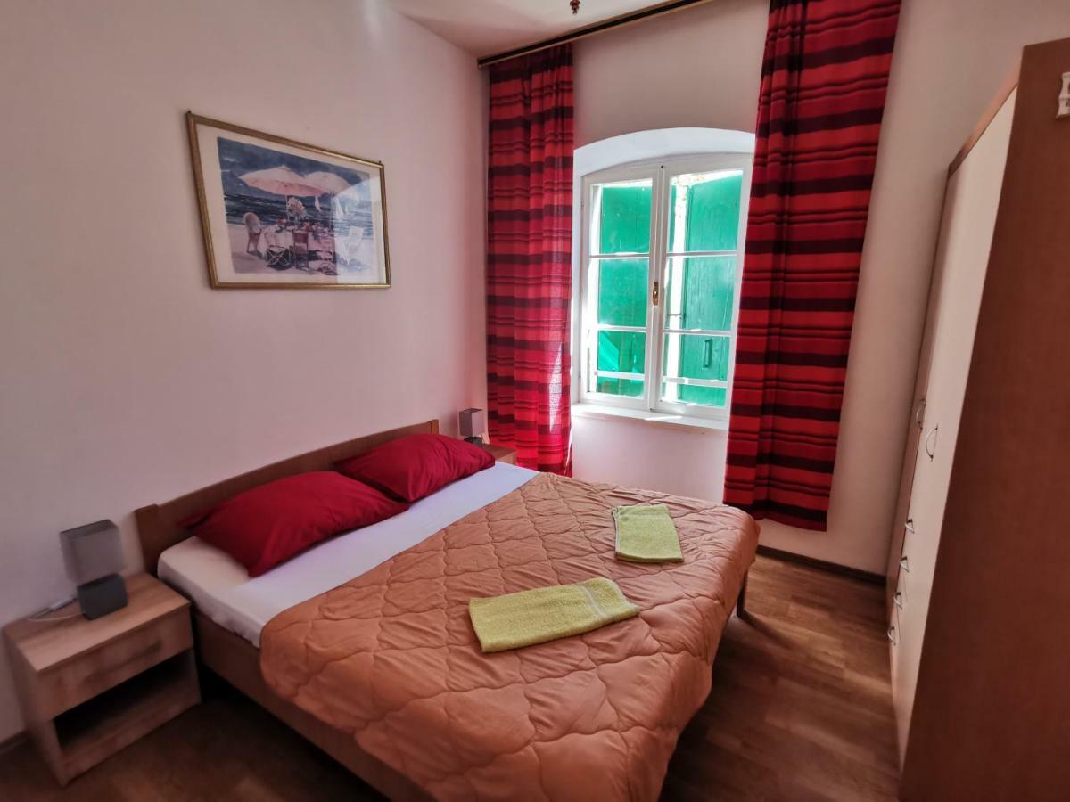 Big And Spacious Apartment In The Heart Of Omiš Exteriér fotografie