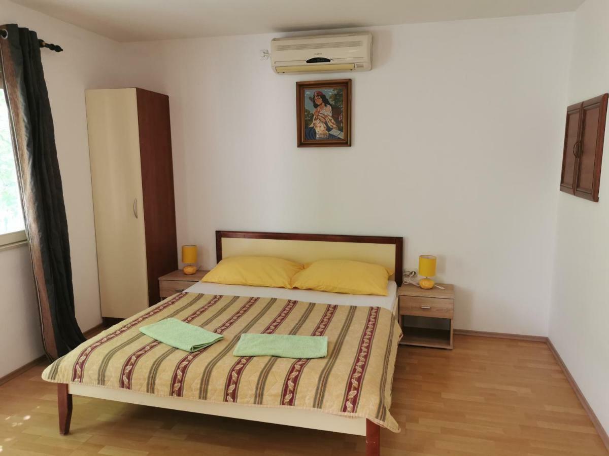 Big And Spacious Apartment In The Heart Of Omiš Exteriér fotografie