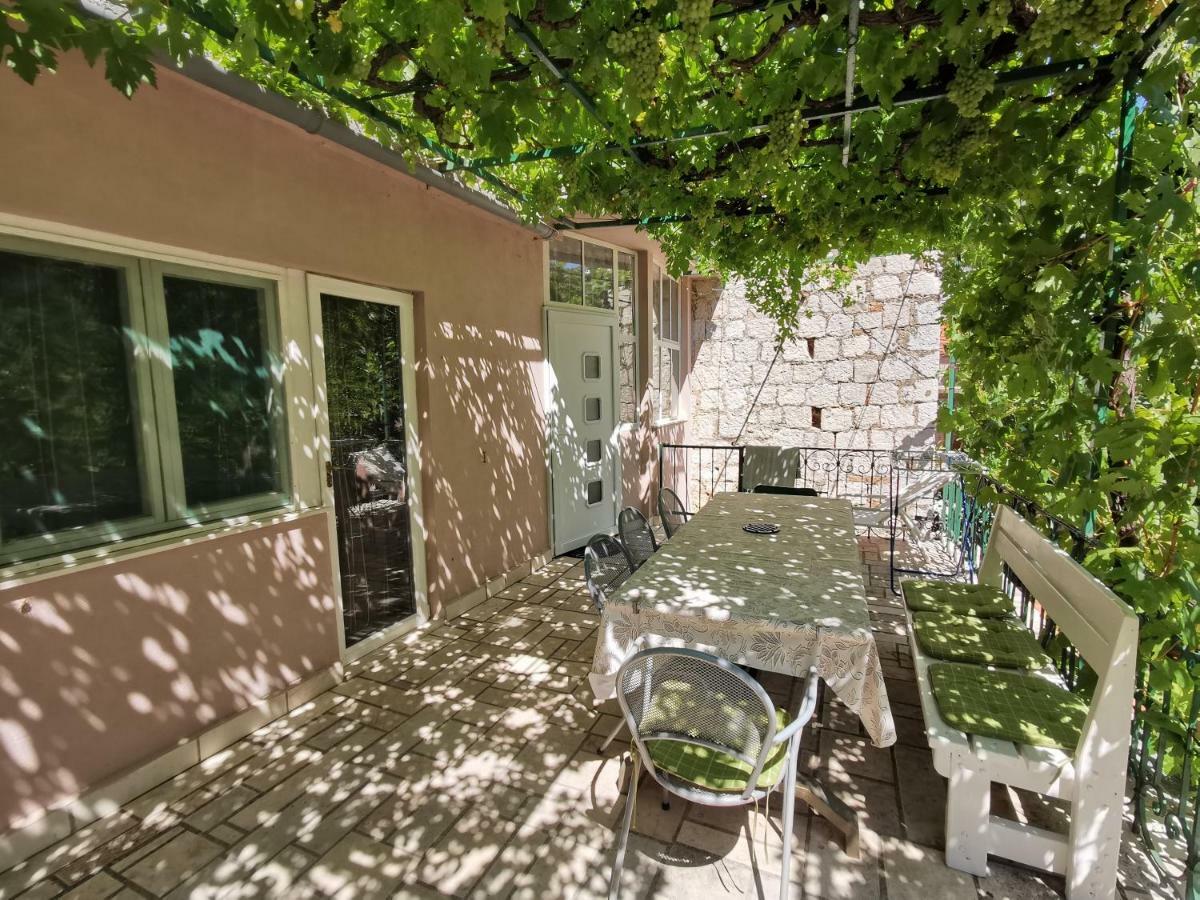 Big And Spacious Apartment In The Heart Of Omiš Exteriér fotografie